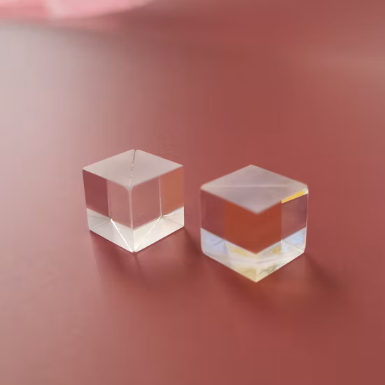 광학 유리를 사용한 편광 빔 스플리터 큐브